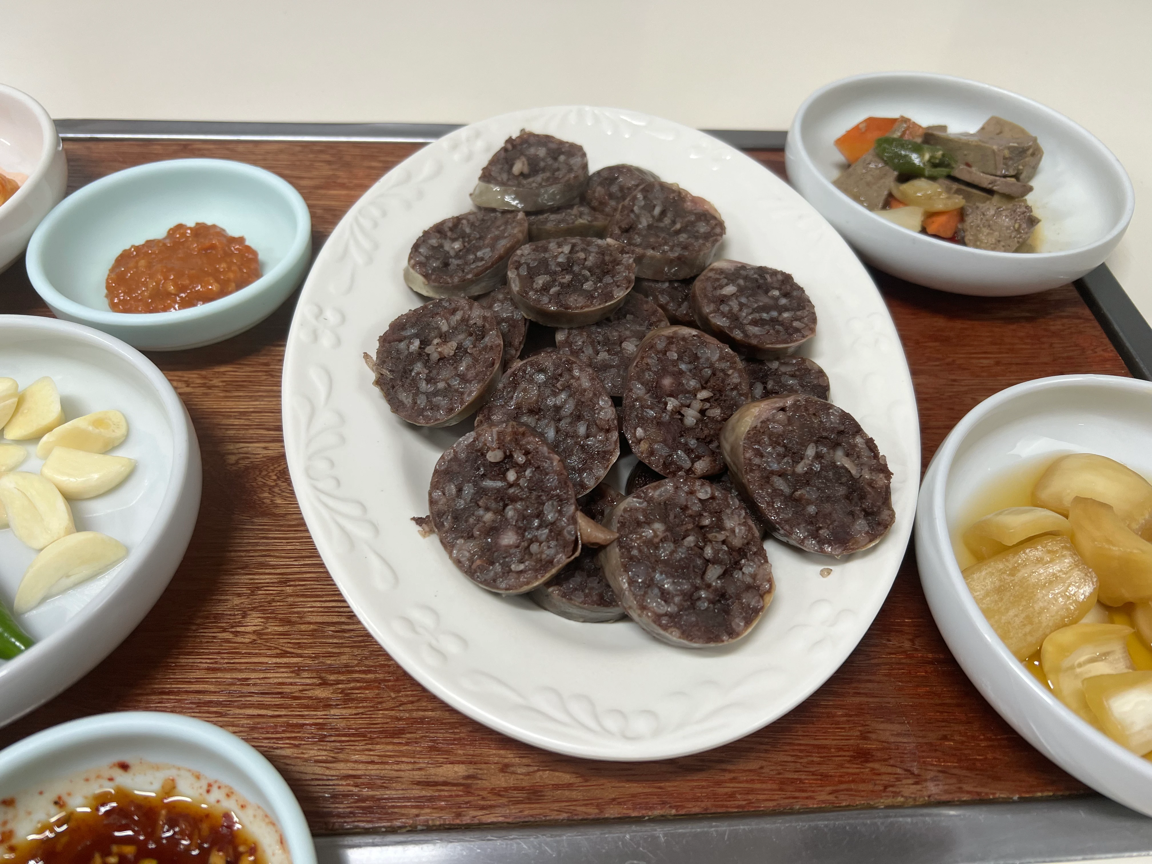 몸국 시키기 전 사이드로 시킨 순대